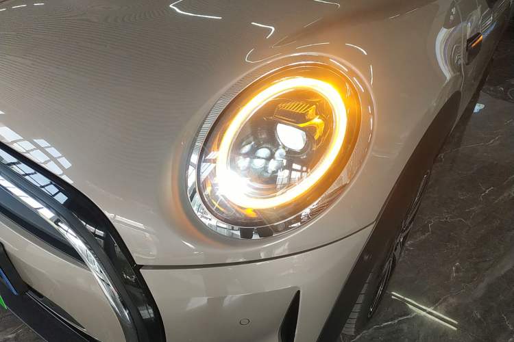 Used  MINI 2023 Updated 1.5T COOPER Artist
