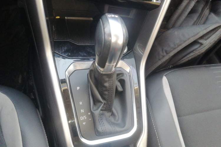 Used Volkswagen T-ROC 2018 280TSI DSG Two-Wheel Drive Advanced Version China V Emission Standard
