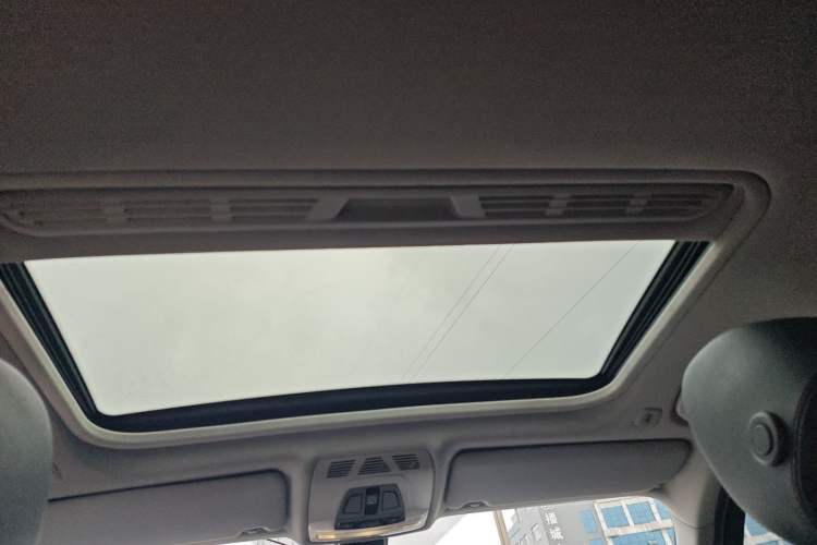 Used BMW 3 Series 2015 320Li Fashion Model
