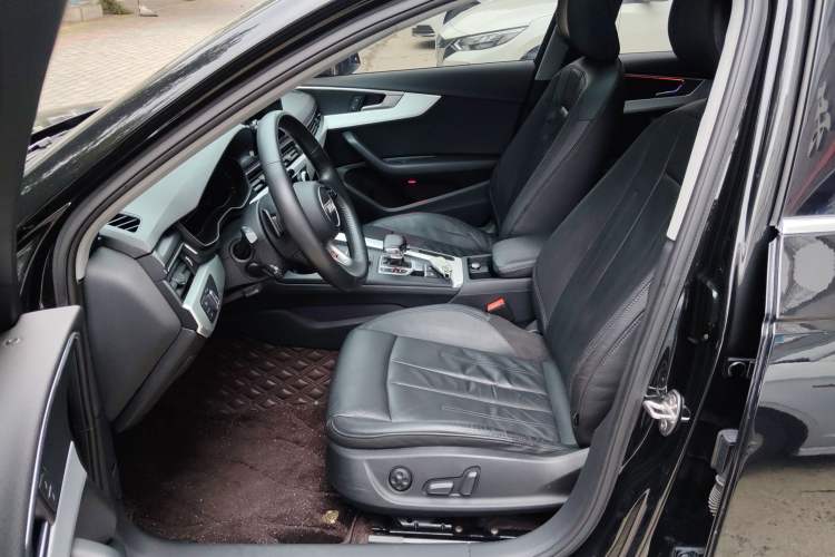 Used Audi A4L 2019 40 TFSI Fashion Edition China VI Emission Standard
