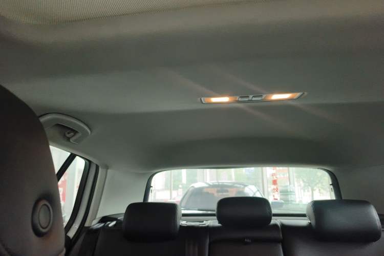 Used Volkswagen Golf 2017 1.6L Automatic Comfort Million-Vehicle Anniversary Edition
