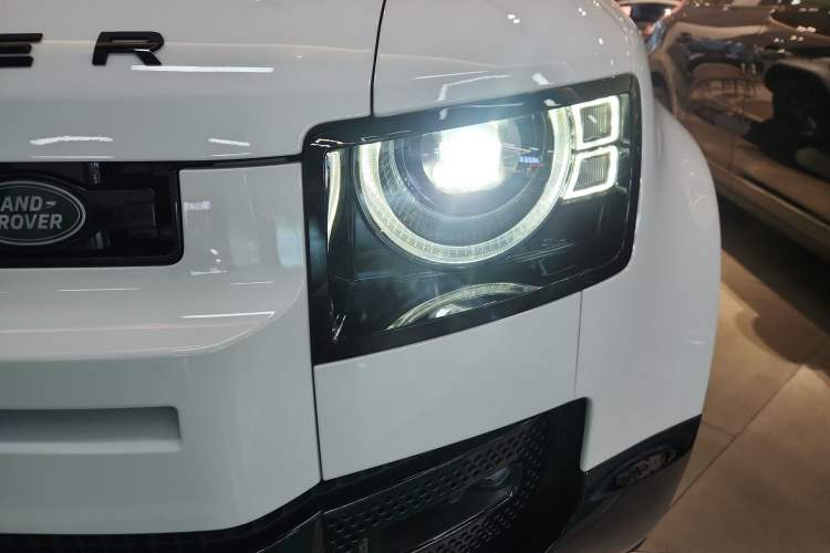 Used Land Rover Defender 2024 110 3.0T P400 X-DYNAMIC HSE
