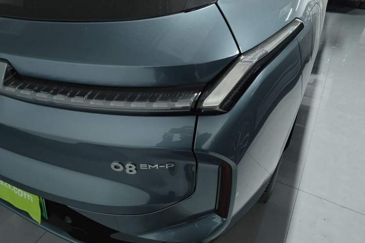 Used Lynk & Co 08 EM-P 2025 220 km All-Wheel-Drive Performance Halo