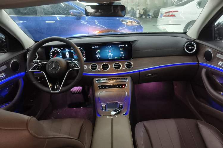 Used Mercedes-Benz E-Class 2023 Updated E 300 L Fashion Edition
