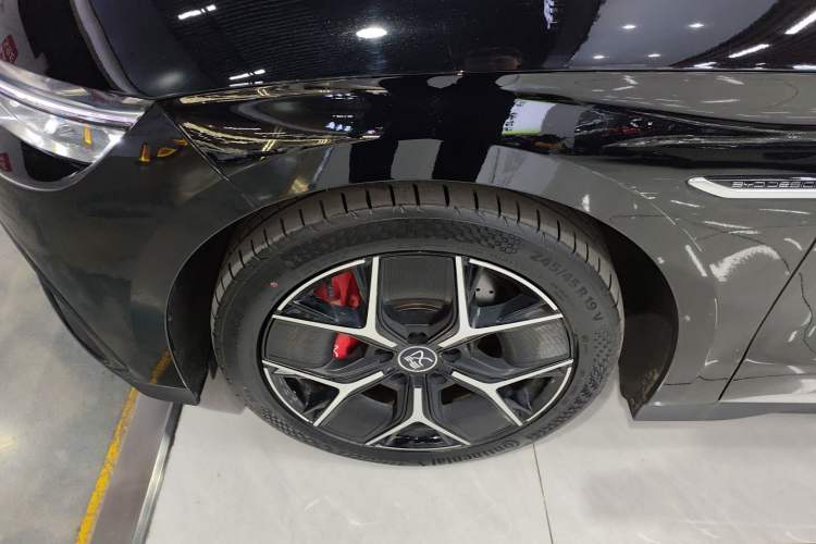 Used BYD Han 2022 EV Genesis Edition 715KM Front-Wheel-Drive Prestige Model
