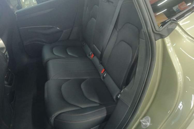 Used  SU7 2024 Rear-Drive Ultra-Long Range Advanced Pro-Level Intelligent Driving Version
