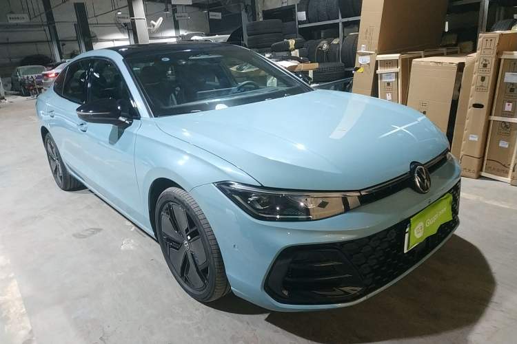 Used Volkswagen Passat 2025 Pro 380TSI Starry Dragon Luxury Edition
