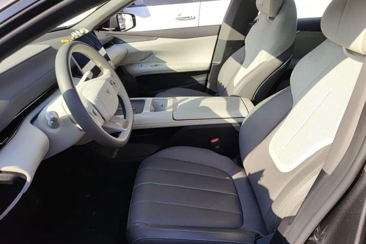 Used  L07 2025 230 Ultra with DeepBlue Intelligent Driving AD PRO Extended-Range Version
