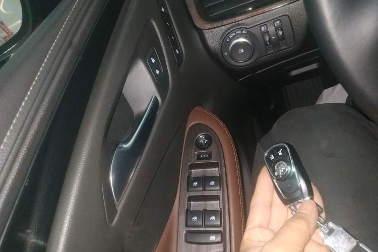 Used Buick Envision 2020 20T Two-Wheel Drive Luxury Model
