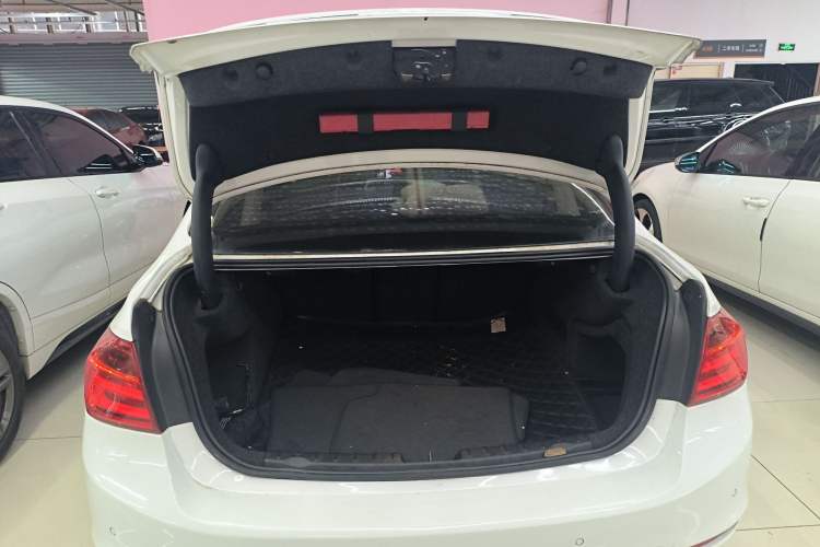 Used BMW 3 Series 2015 316Li Fashion Model
