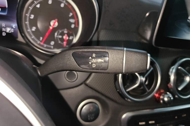 Used Mercedes-Benz GLA 2017 GLA 200 Fashion Model
