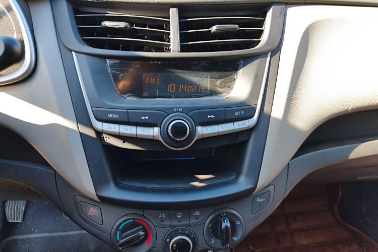 Used Chevrolet Sail 2015 Sail 3 1.5L Manual with Ideal Sunroof Edition
