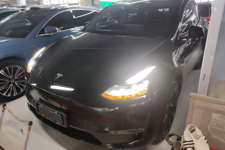 Used Tesla Model Y 2021 Long-Range All-Wheel-Drive Version