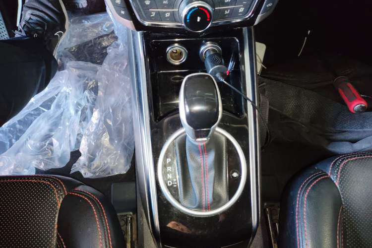 Used Zotye Domy X5 2015 1.5T CVT Landlord Model China IV Standard
