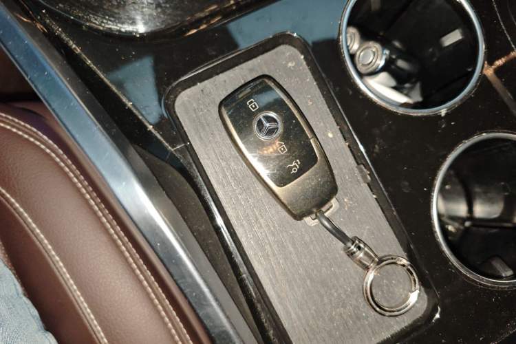 Used Mercedes-Benz Vito 2021 2.0T Elite Version 7 Seats
