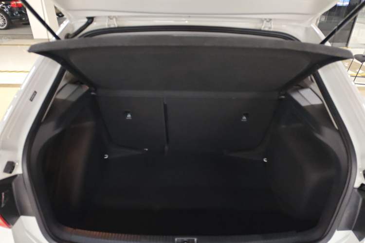 Used Volkswagen Santana 2017 Haval H9 1.6L Automatic Comfort Edition
