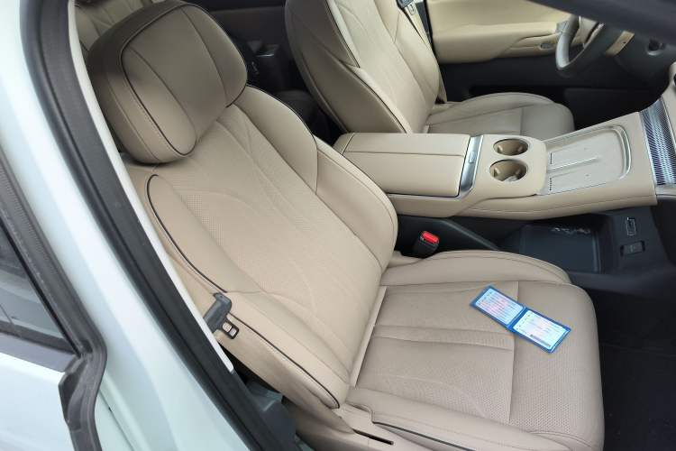 Used XPeng X9 2025 740 Ultra-Long Range Max