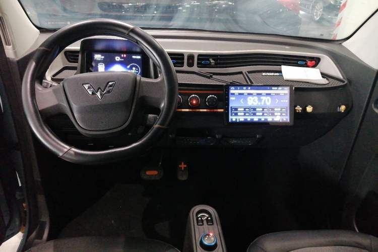 Used Wuling Hongguang MINIEV 2021 Macaron Premium Model – Lithium-NMC