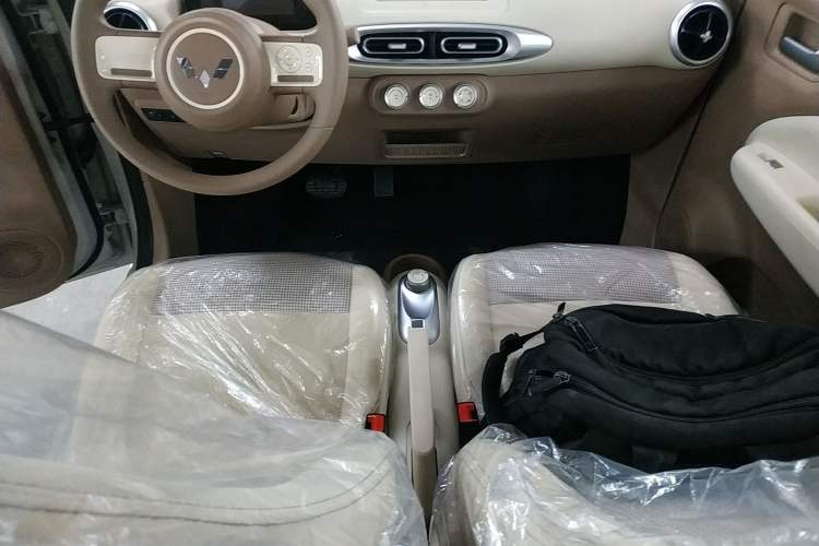 Used Wuling Hongguang MINIEV 2025 Four-Door Version Advanced Edition
