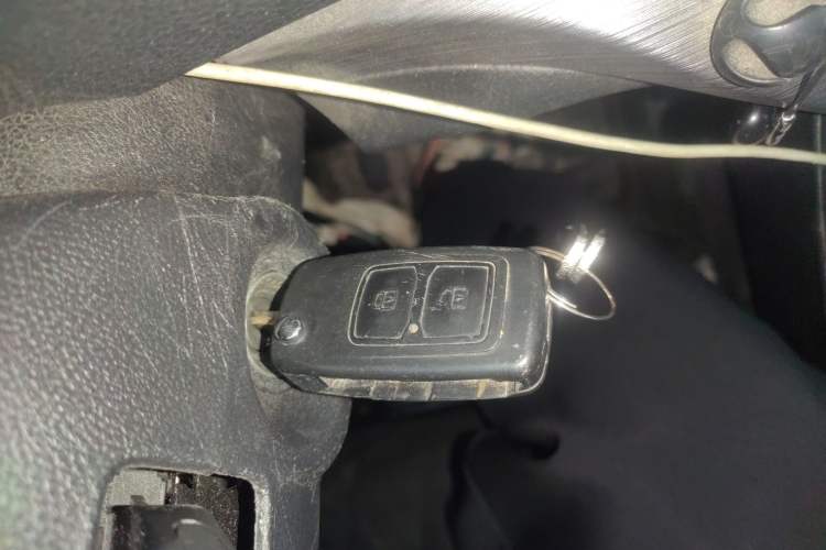 Used Chana Ruixing M60 2023 1.6L CNG Comfort-Grade 6-Seater Passenger Vehicle