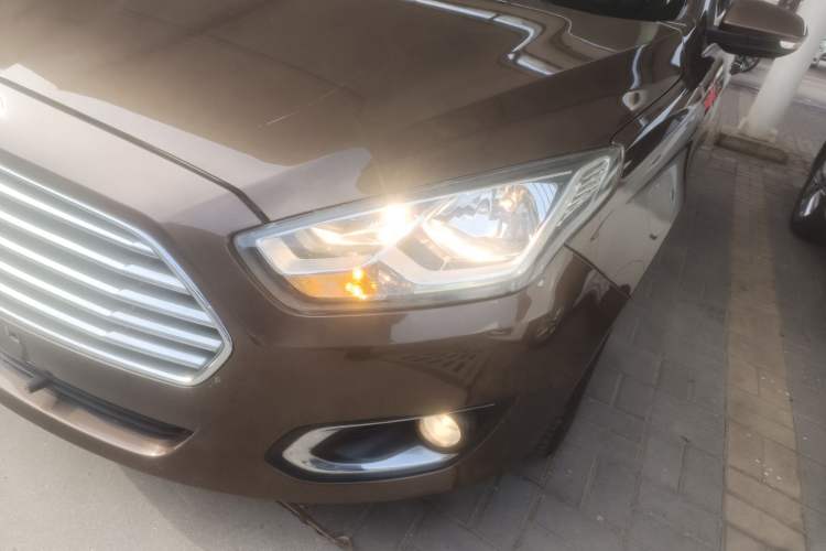 Used Ford Escort 2015 1.5L Automatic Fashion Model