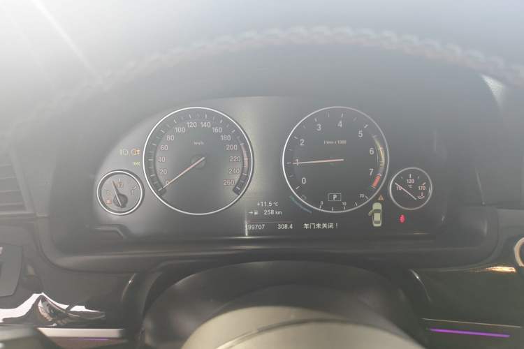 Used BMW 5 Series 2014 525Li Leading Model