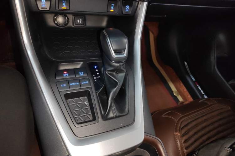 Used Toyota RAV4 2022 2.0L CVT Two-Wheel Drive Fashion Plus Edition