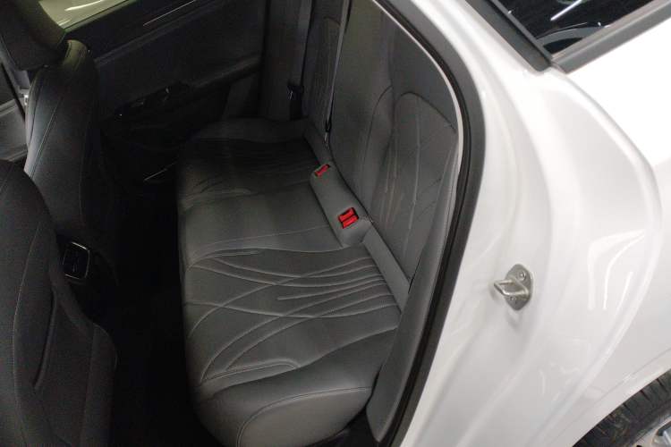 Used  L6 2025 EM-i 60km Launch Edition
