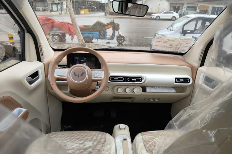 Used Wuling Hongguang MINIEV 2024 3rd Generation 215km Youth Edition
