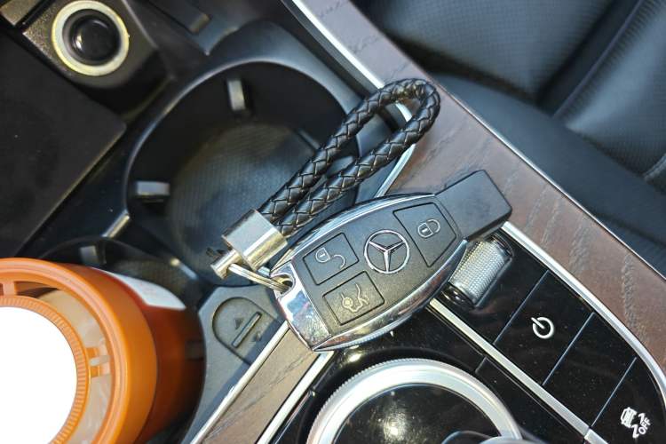 Used Mercedes-Benz GLC 2016 GLC 300 4MATIC Luxury Model
