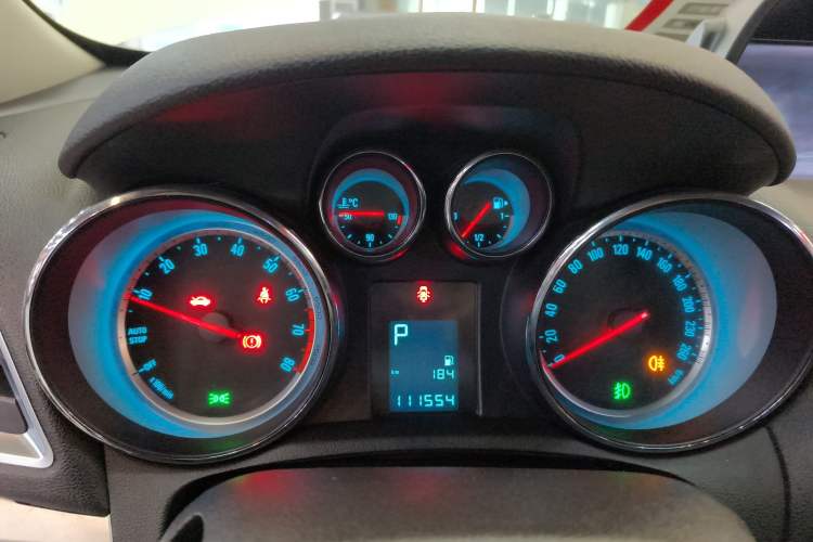 Used Buick Encore 2015 1.4T Automatic Two-Wheel Drive Urban Elite Version
