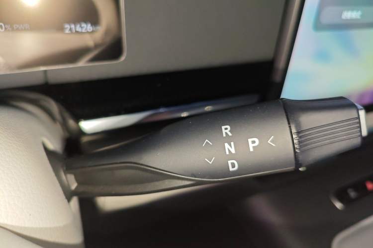 Used VOYAH Dream 2025 PHEV Four-Wheel-Drive Flagship Version – Qiankun Edition
