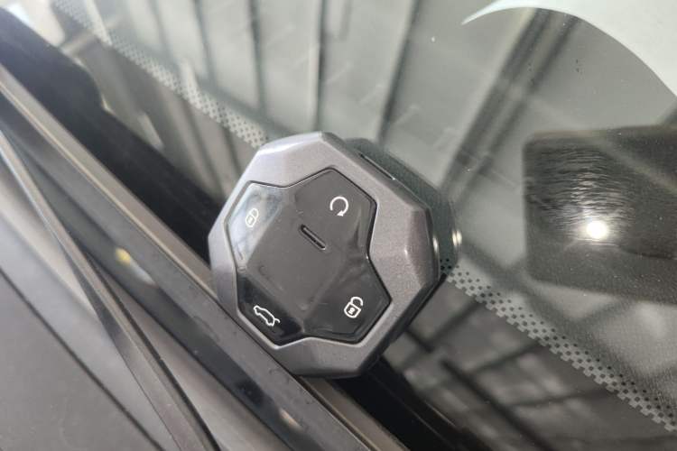 Used JETOUR Traveler 2023 2.0T All-Wheel Drive CrossPRO+
