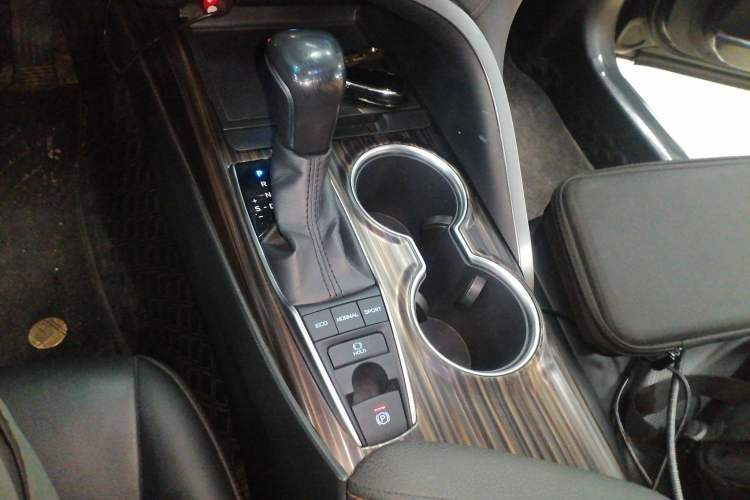 Used Toyota Camry 2018 2.5G Luxury Edition
