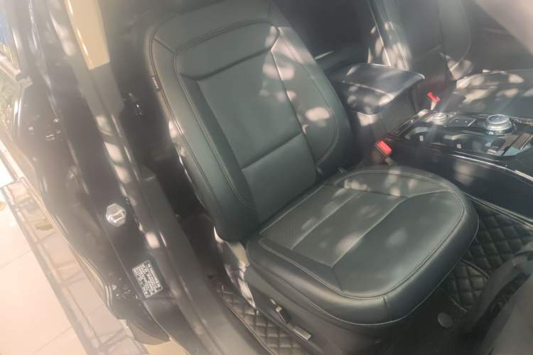 Used Ford Explorer 2020 EcoBoost 285 4x4 Titanium Edition 6 Seats
