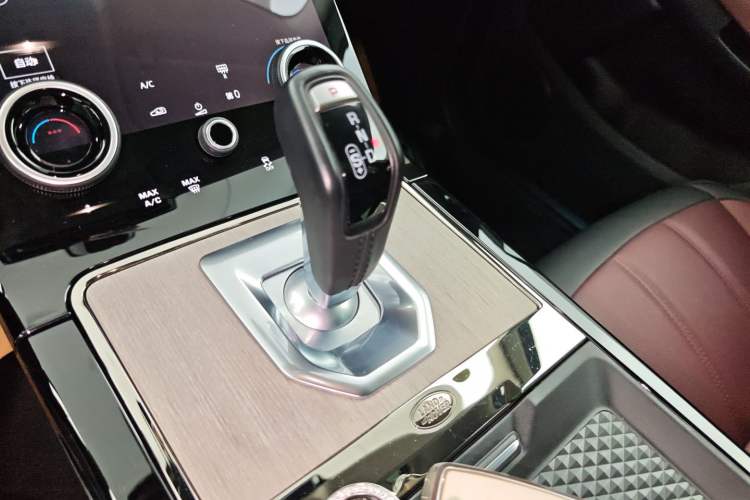 Used Land Rover Range Rover Evoque 2022 Aurora L 249 PS R-Dynamic Luxury Edition
