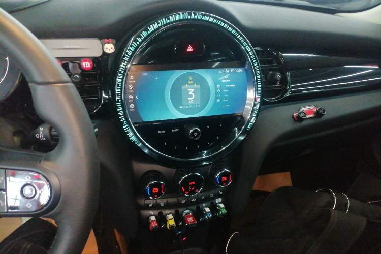 Used  MINI 2023 1.5T COOPER Artist