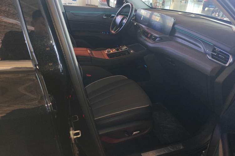 Used Ford Equator 2023 EcoBoost 225 Premier 7-Seater (2/3/2)