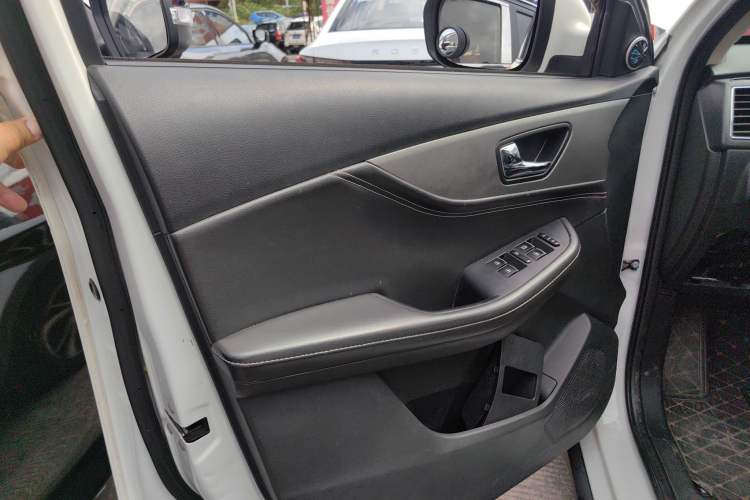 Used Dongfeng Fengon S560 2018 1.8L CVT Elite Model 7 Seats
