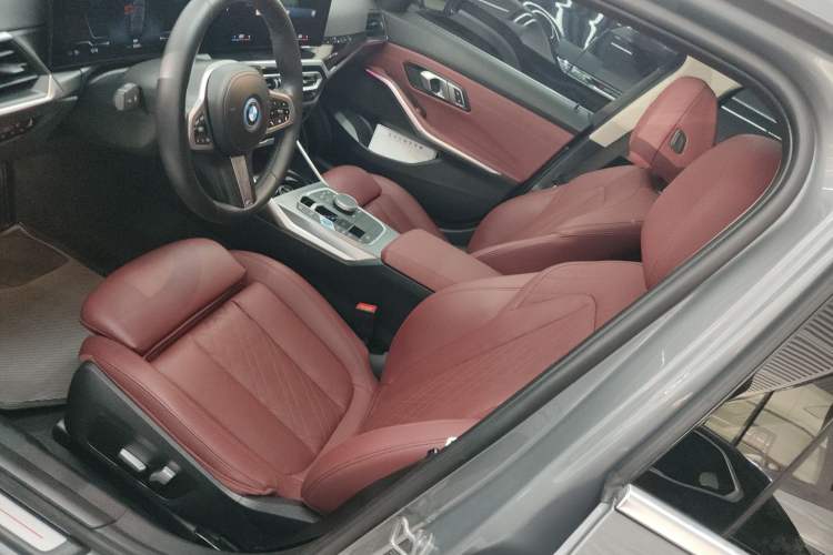 Used BMW i3 2022 eDrive 35 L
