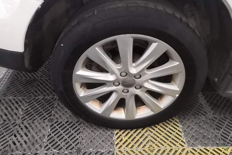 Used Haval H8 2015 2.0T two-wheel drive Comfort trim level