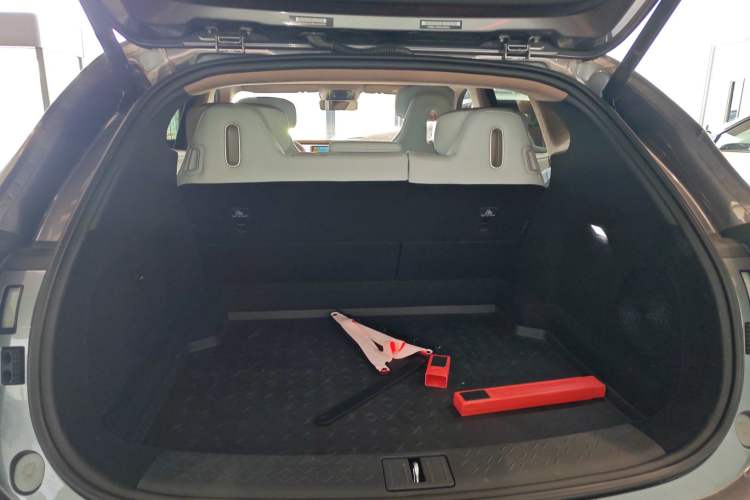 Used  07 2024 Ultra Range-Extended Four-Wheel Drive