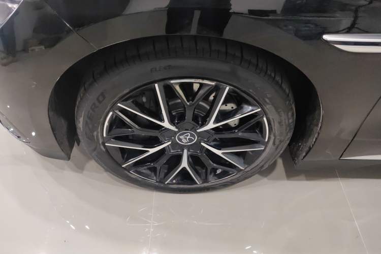 Used BYD Han 2024 EV Glory Edition 610 km All-Wheel Drive "Tian Shen Zhi Jia" Intelligent Driving Model
