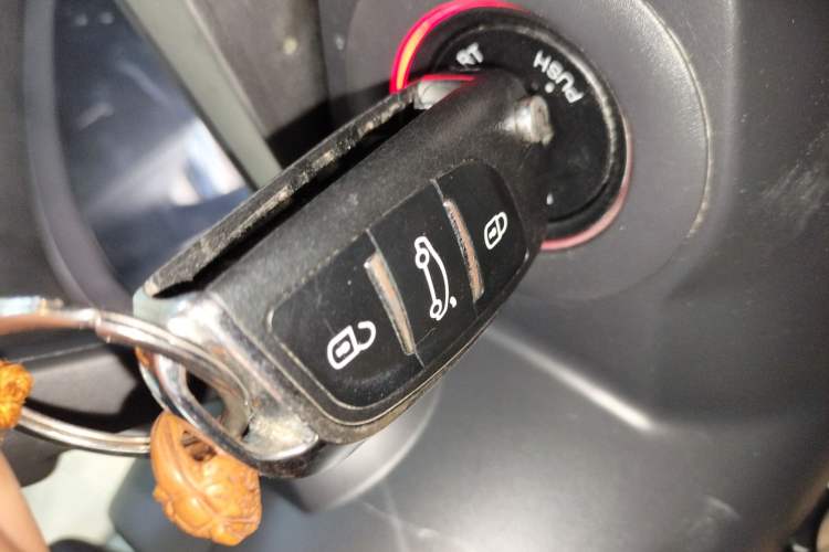 Used Roewe 350 2015 1.5L Manual Luxury Sunroof Edition
