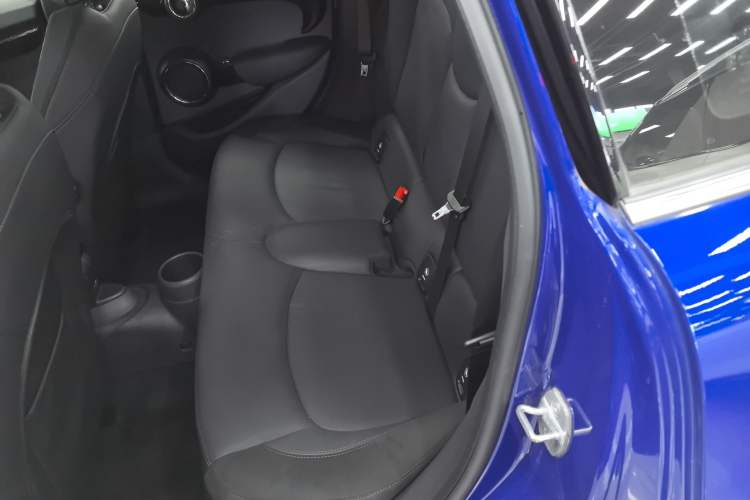 Used  MINI 2019 1.5T COOPER Artist Five-Door Edition
