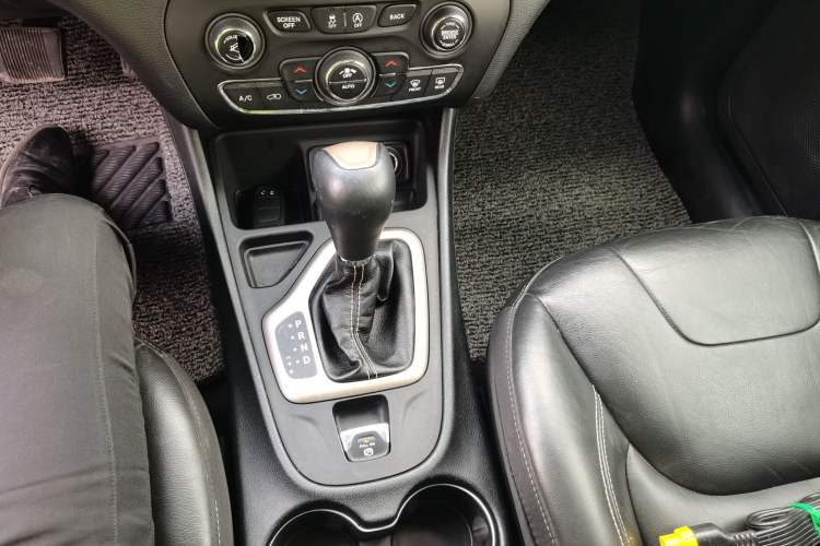 Used  Cherokee 2017 2.0L Superior Edition
