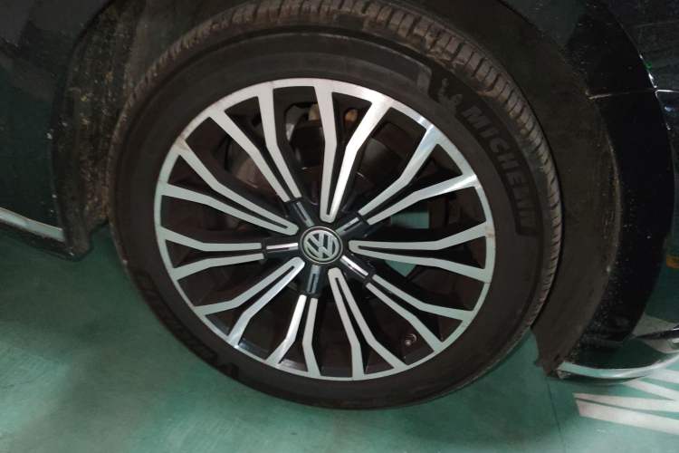 Used Volkswagen Phideon 2018 Revised Version 380TSI Two-Wheel Drive Business Edition
