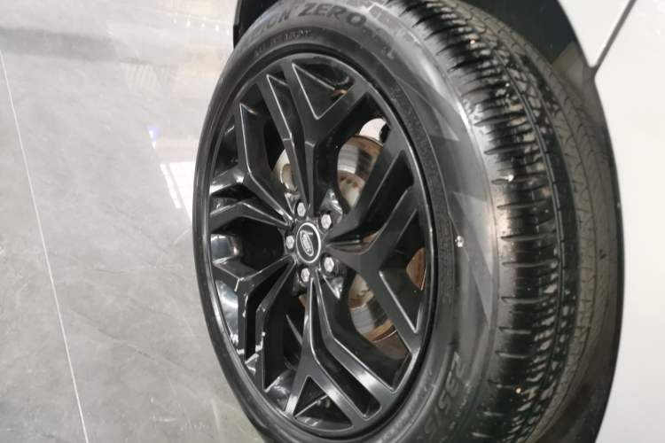 Used Land Rover Range Rover Evoque 2021 Range Rover Velar L 249PS R-Dynamic First Edition
