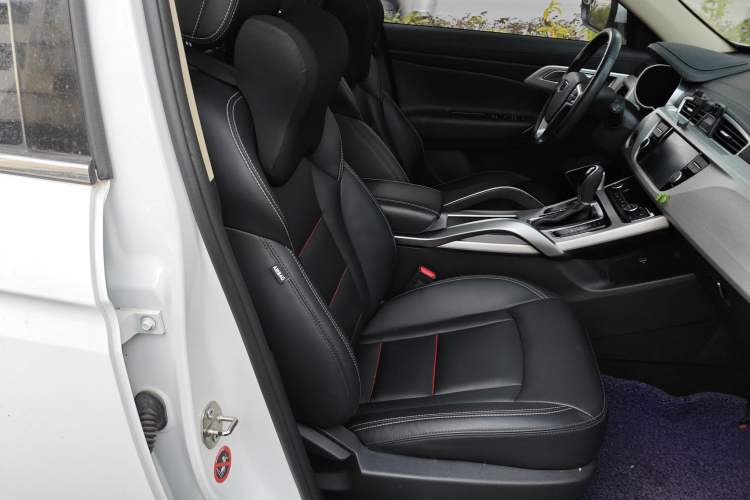 Used Geely Auto Emgrand X7 Sport 2018 1.8TD Automatic Two-Wheel Drive Smart Connect 4G Internet Edition
