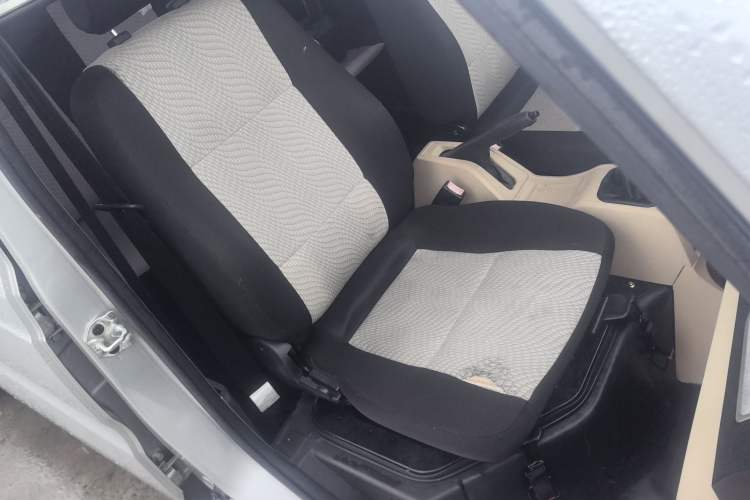 Used Kuayue Kuayue Wang X3 2021 1.6L Standard Version Double Cab with Dual Rear Wheels 2710mm Cargo Bed DAM16KR